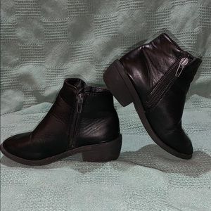 Target Girls zip up black booties